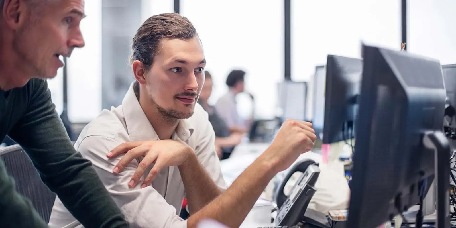 1652886005-werken-bij-conclusion-algemeen-mannen-computer