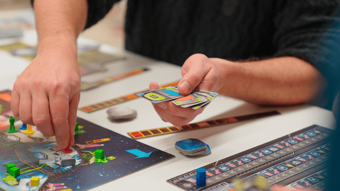 handen overf een bordspel