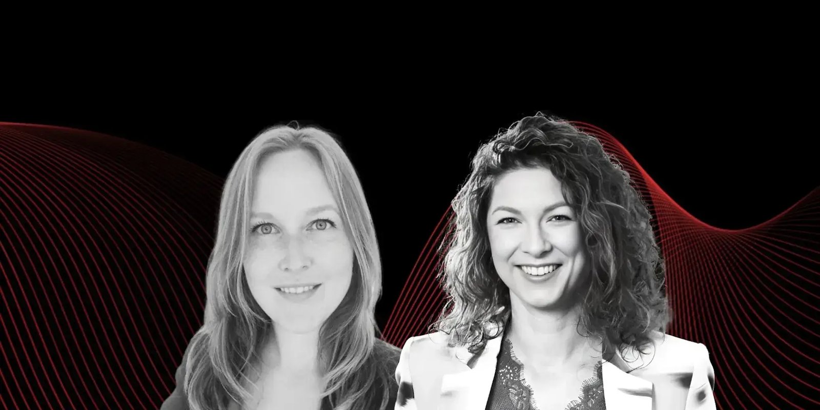 Kelly en Wendy lachen.