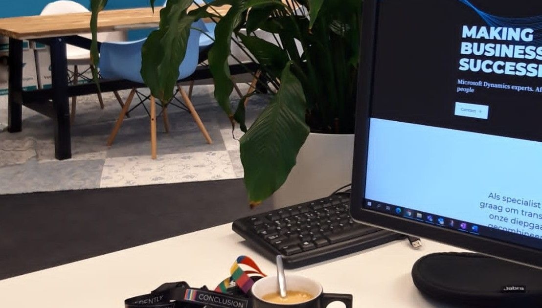 1649255707-mbs-kantoor-werkplek-met-koffie